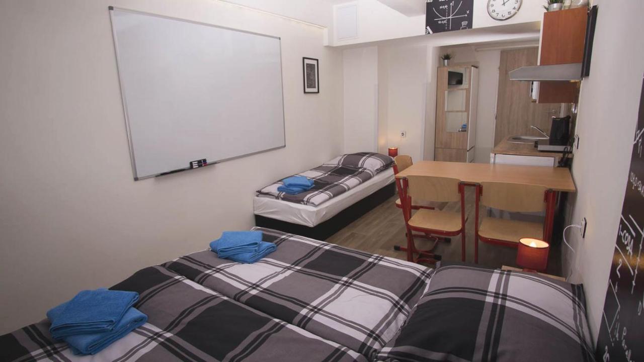 School Apartment - Your Unique Place In Prague By Metro Vysehrad Экстерьер фото