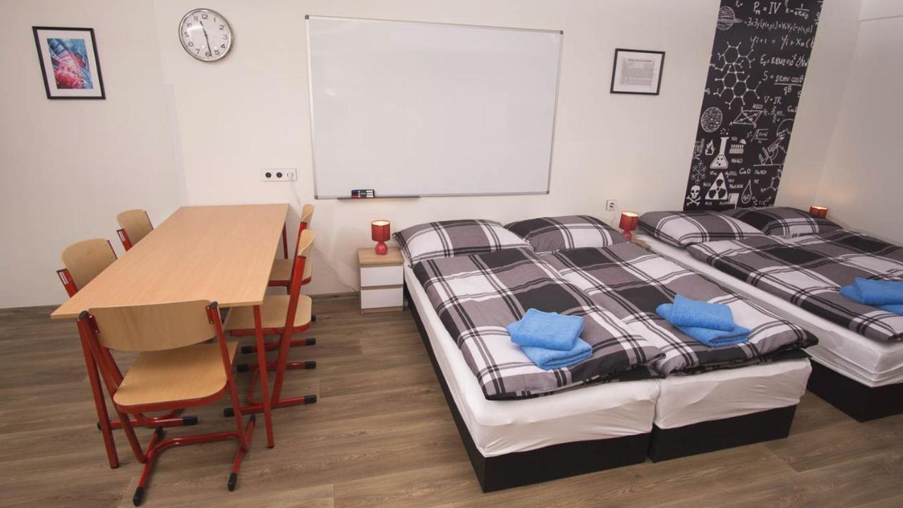 School Apartment - Your Unique Place In Prague By Metro Vysehrad Экстерьер фото