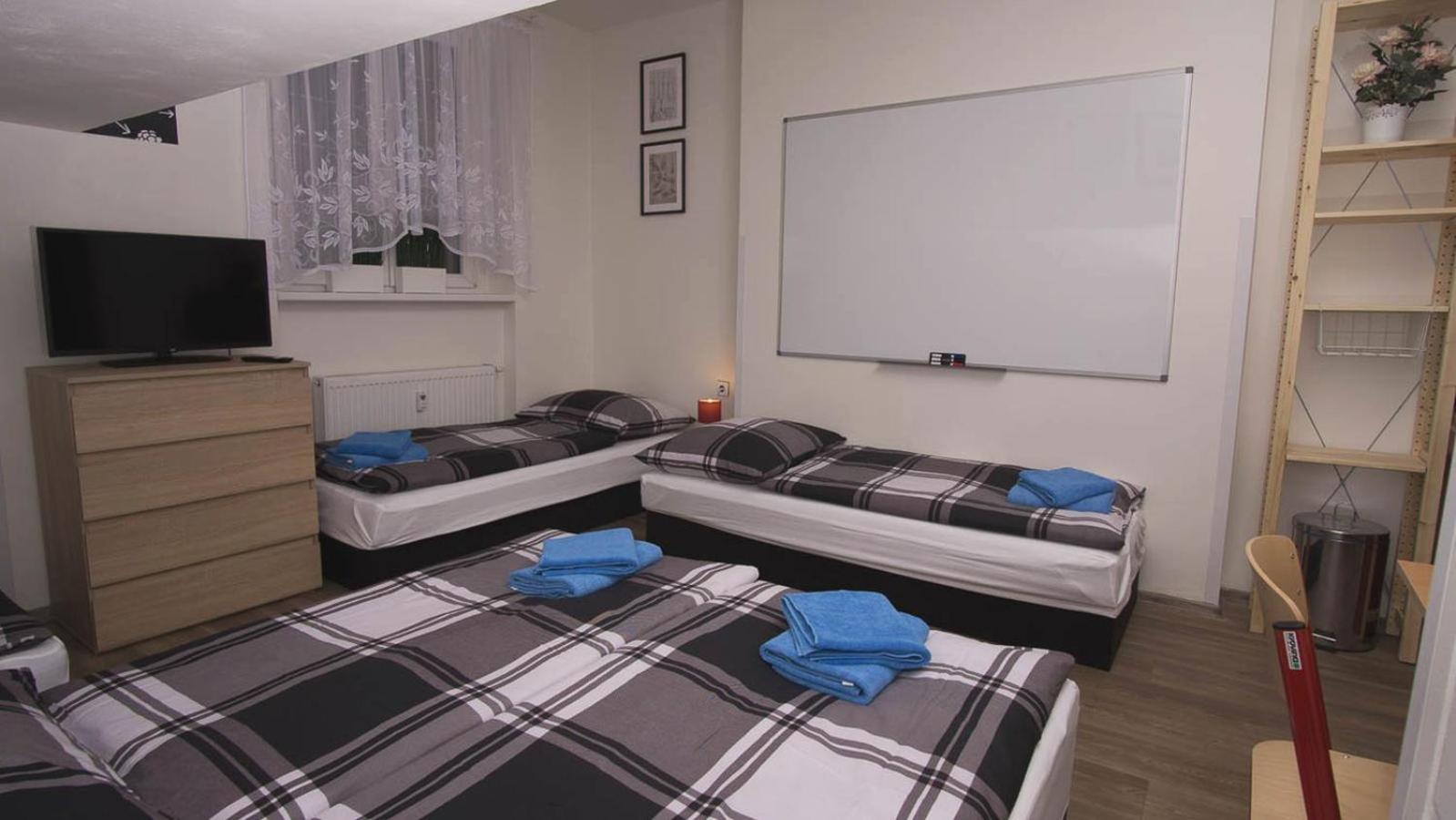 School Apartment - Your Unique Place In Prague By Metro Vysehrad Номер фото